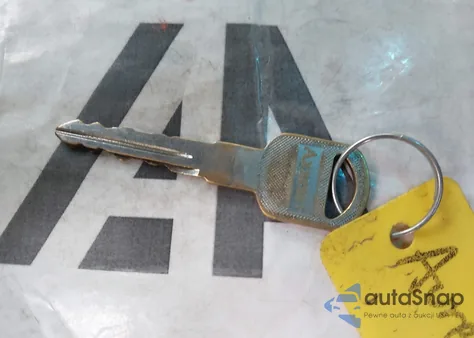 2000 Chevrolet Silverado 1500 from USA, damaged, VIN 1GCEC19T3YE391935